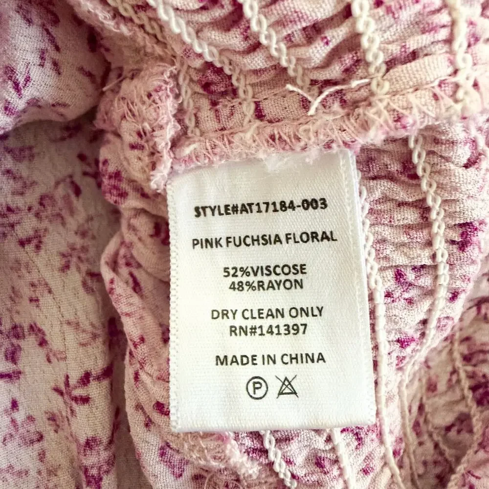 NWOT ASTR The Label Pink Fuchsia Floral Peplum Blouse Small Smocked Crop Top